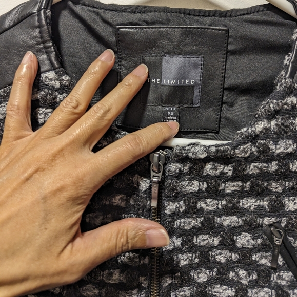 THE LIMITED Cropped Tweed Jacket - Size XSP - Picture 2 of 4